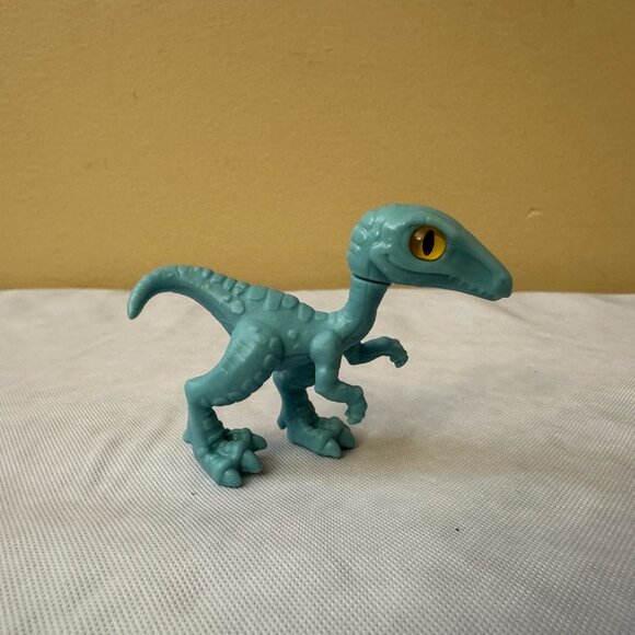 7 Imaginext Figures / 3 Tribal Warriors and 4 Jurassic World Raptors - Picture 6 of 12